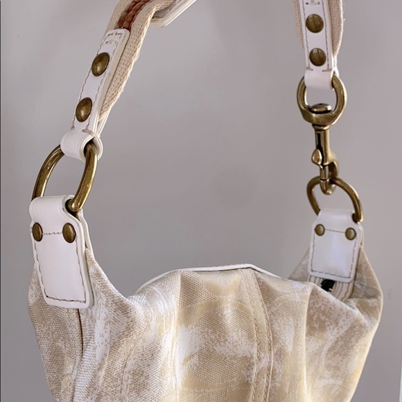 Authentic Coach Signature Purse - Picture 5 of 9